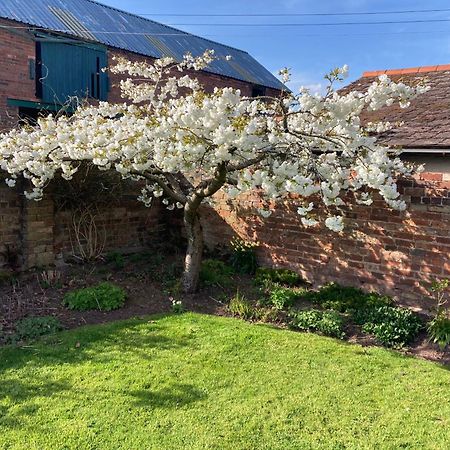 Church Farm B&B Near Telford And Ironbridge Shifnal Exterior photo